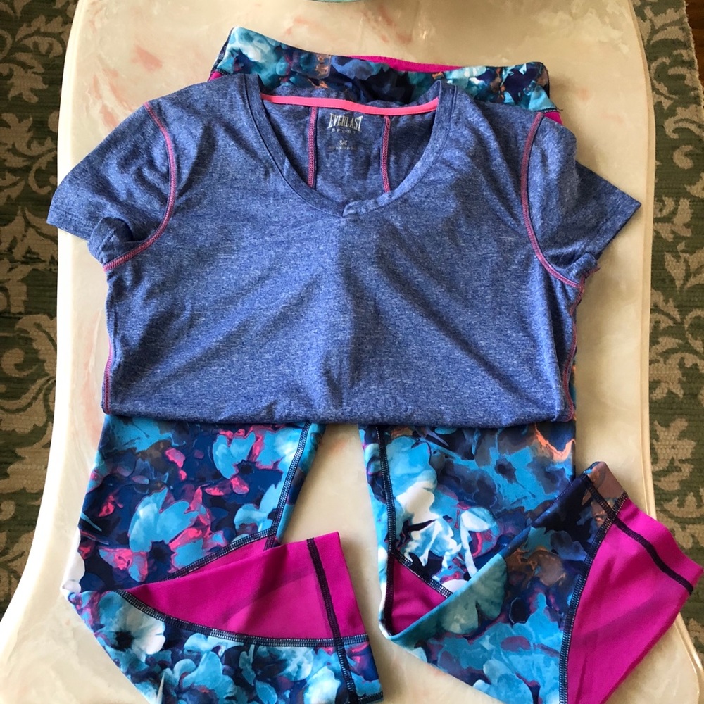 Work-out bundle with Capri leggings and t-shirt